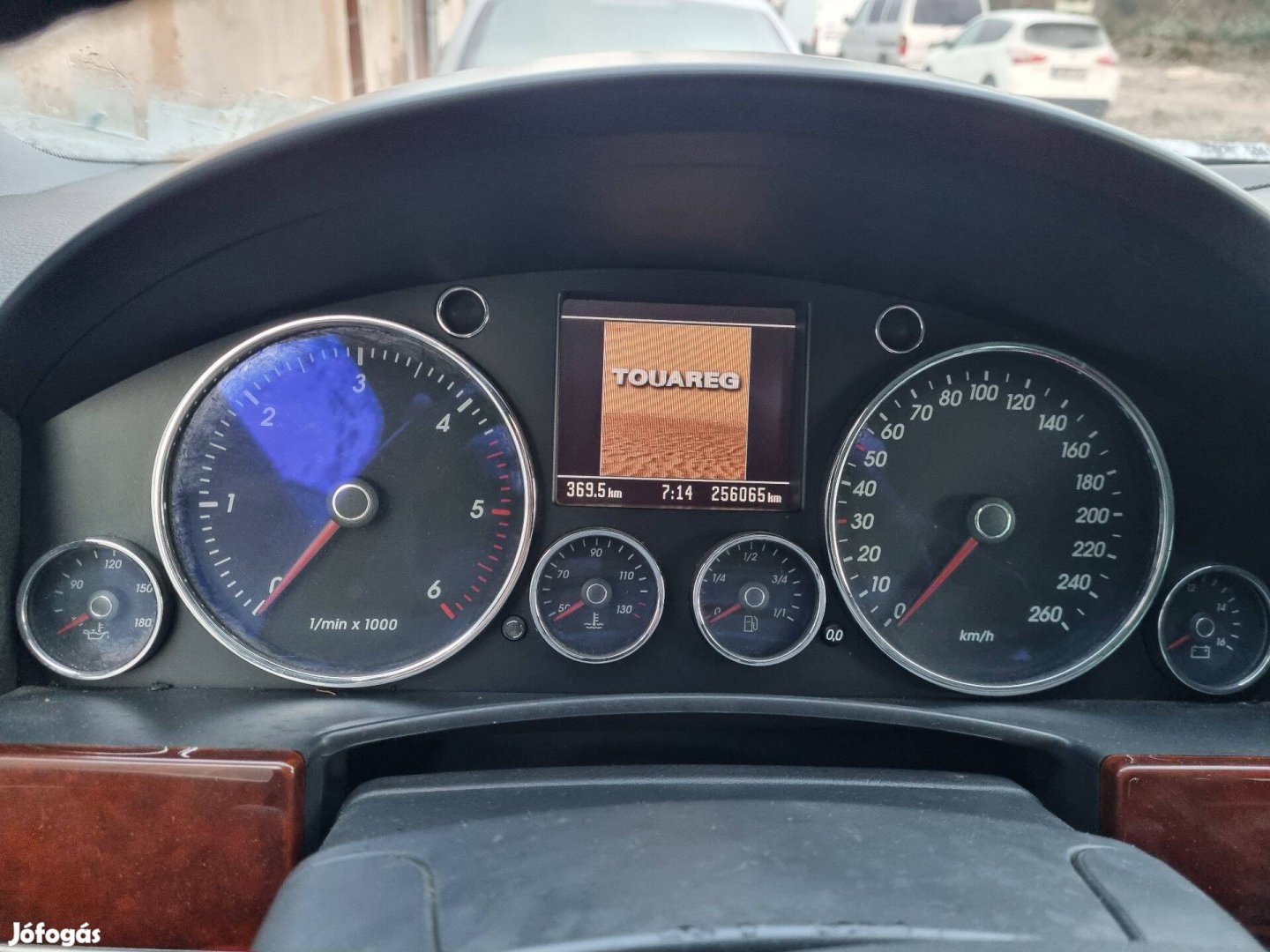 Volkswagen Touareg színes kilométer óra km óra