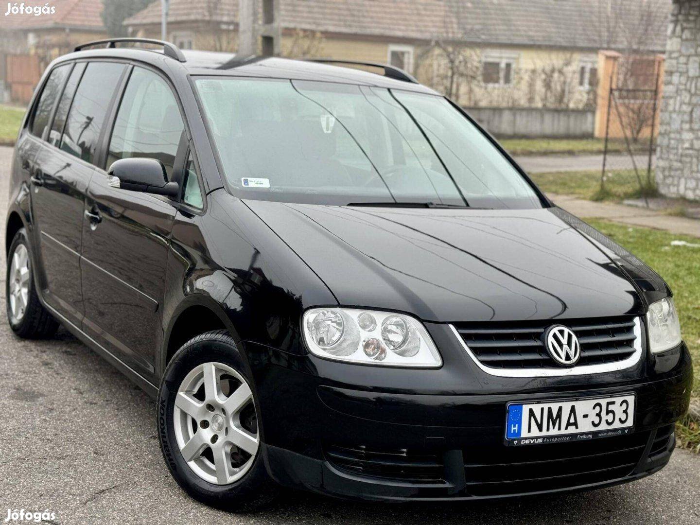 Volkswagen Touran 1.6 FSI 7 személyes