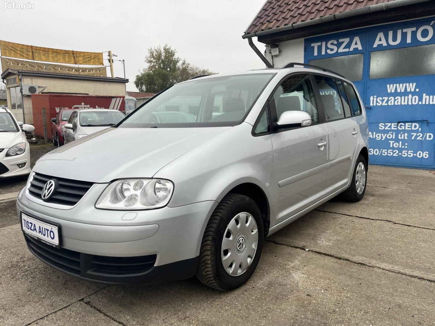 Volkswagen Touran 1.6 FSI ülésfűtés.tolatóradar...