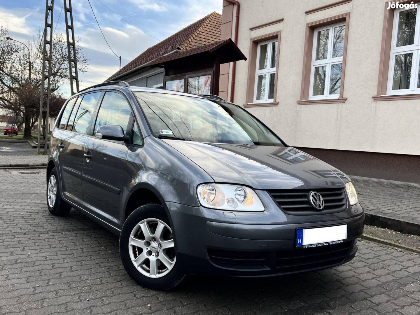 Volkswagen Touran 1.6 Trendline Friss Műszaki S...