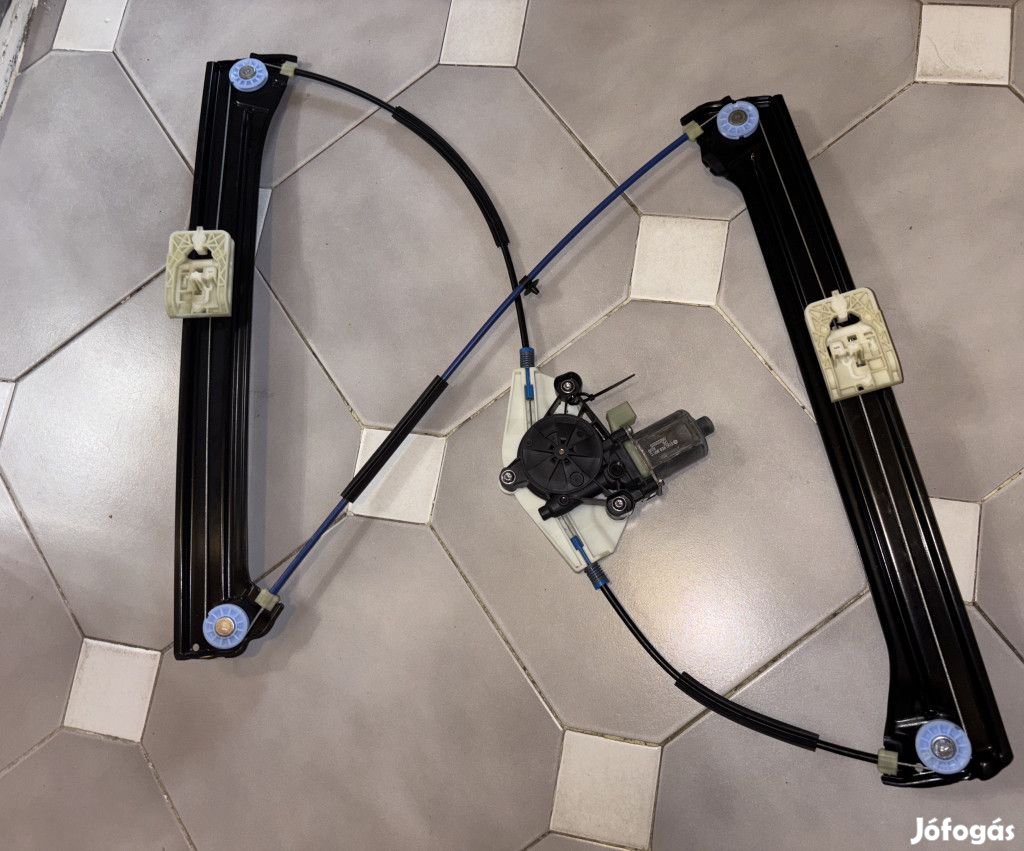 Volkswagen Touran III jobb első elektromos ablakemelő 5TA837462A