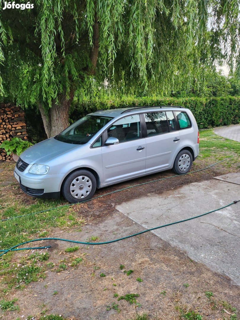 Volkswagen Touran eladó!