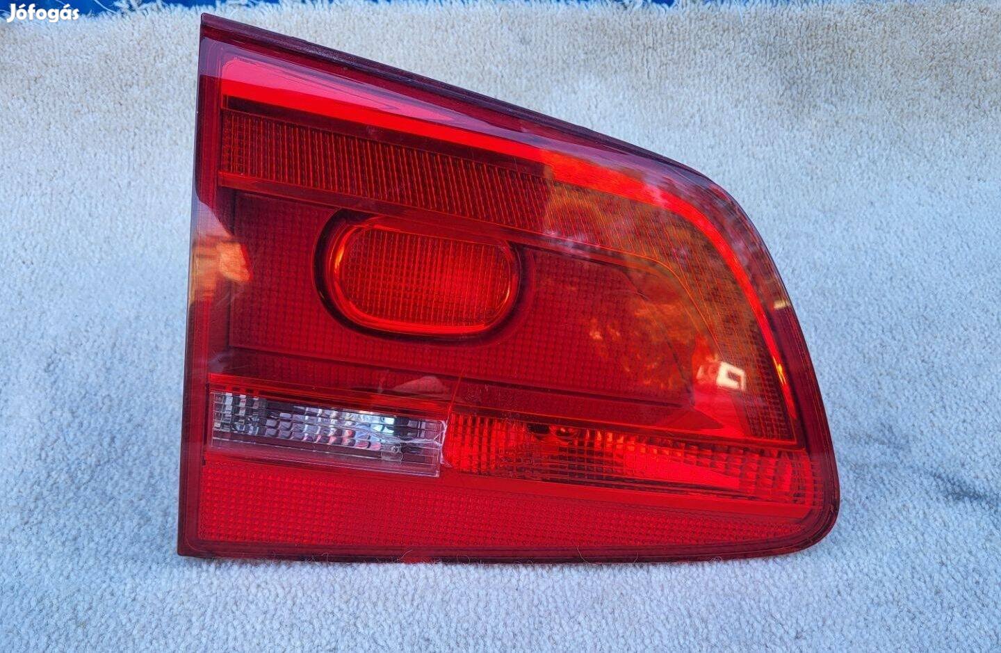 Volkswagen Touran gyári 1T0945093A Hella bal hátsó belső lámpa