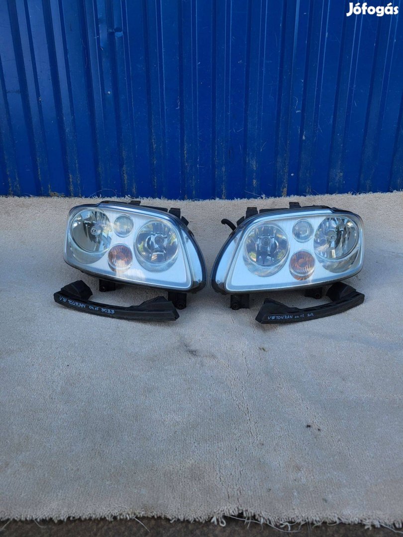 Volkswagen Touran gyári bal 1T0941005N, jobb 1T0941006N fényszóró