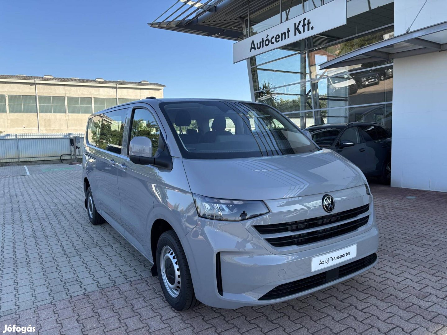 Volkswagen Transporter 2.0 TDI HT (9 személyes )
