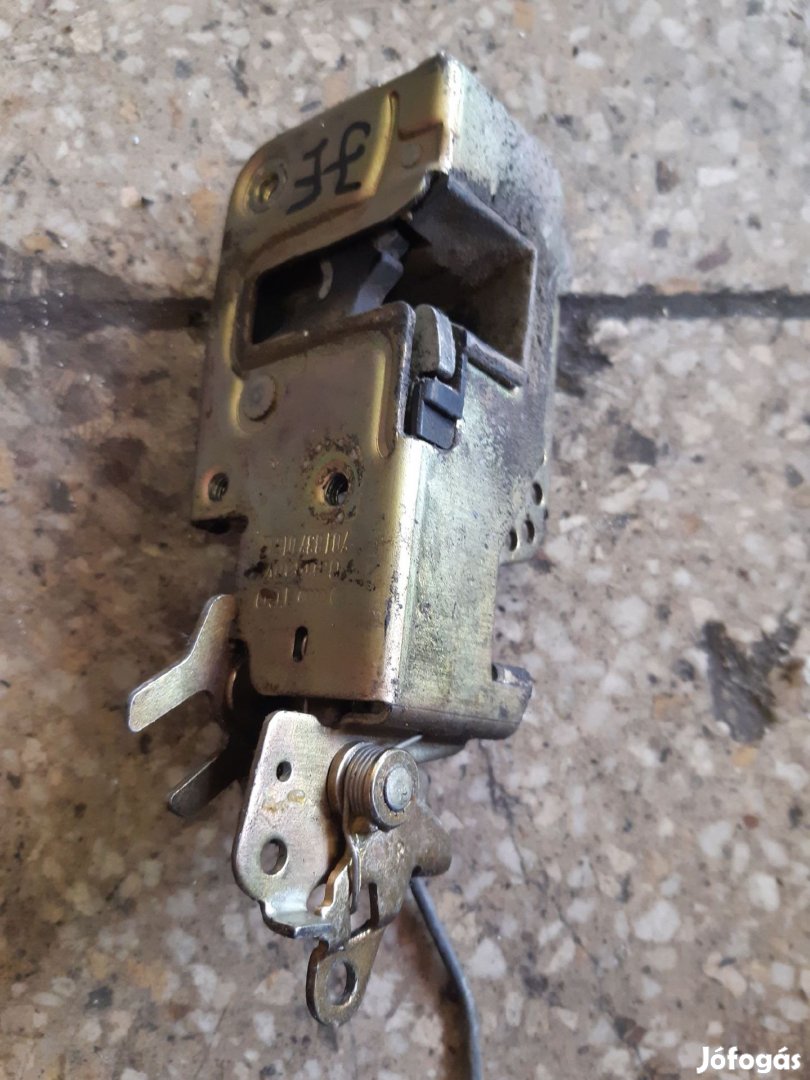 Volkswagen Transporter T4 91-03 Jobb Első Ajtó Zárszerkezet