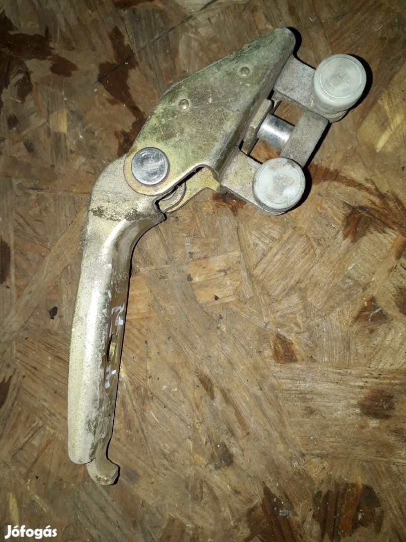 Volkswagen Transporter T4 91-03 Jobb Tolóajtó Középső Görgő