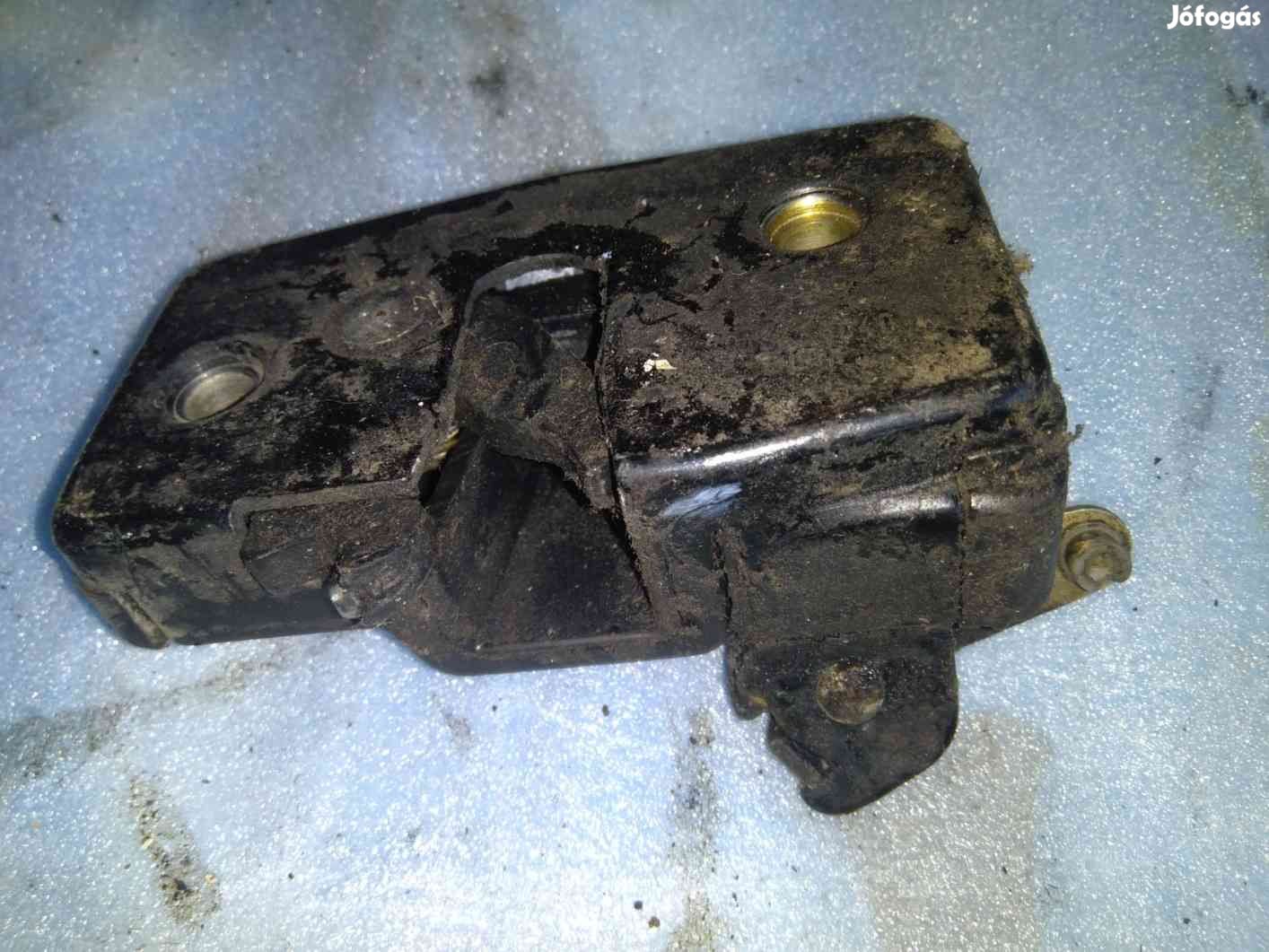 Volkswagen Transporter T4 91-03 Jobb Tolóajtó Zárszerkezet