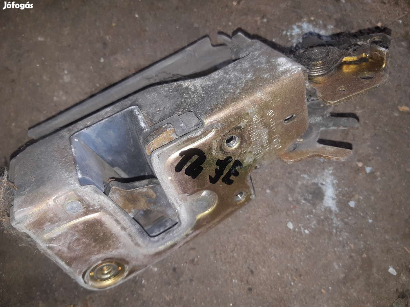 Volkswagen Transporter T4 91-96 Jobb Első Ajtó Zárszerkezet