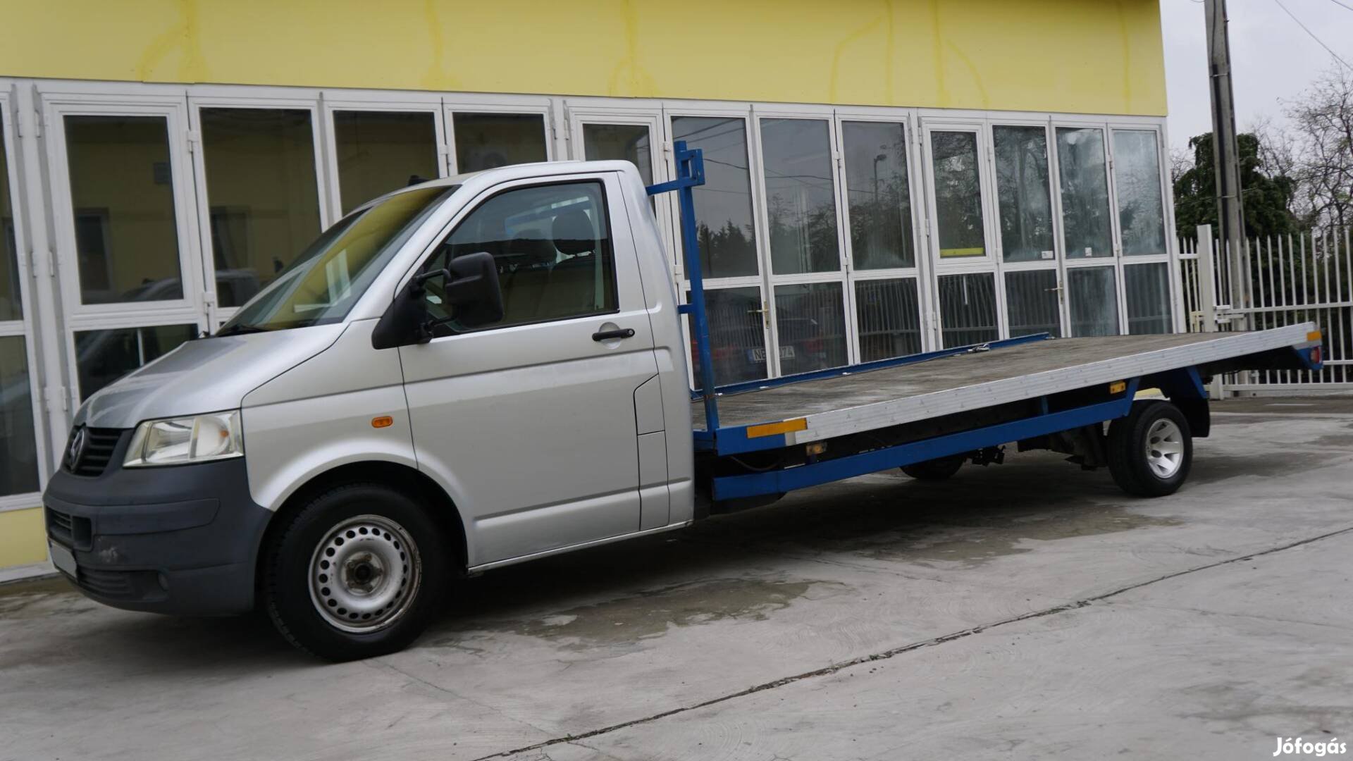 Volkswagen Transporter T5 2.5 TDI Autómentő