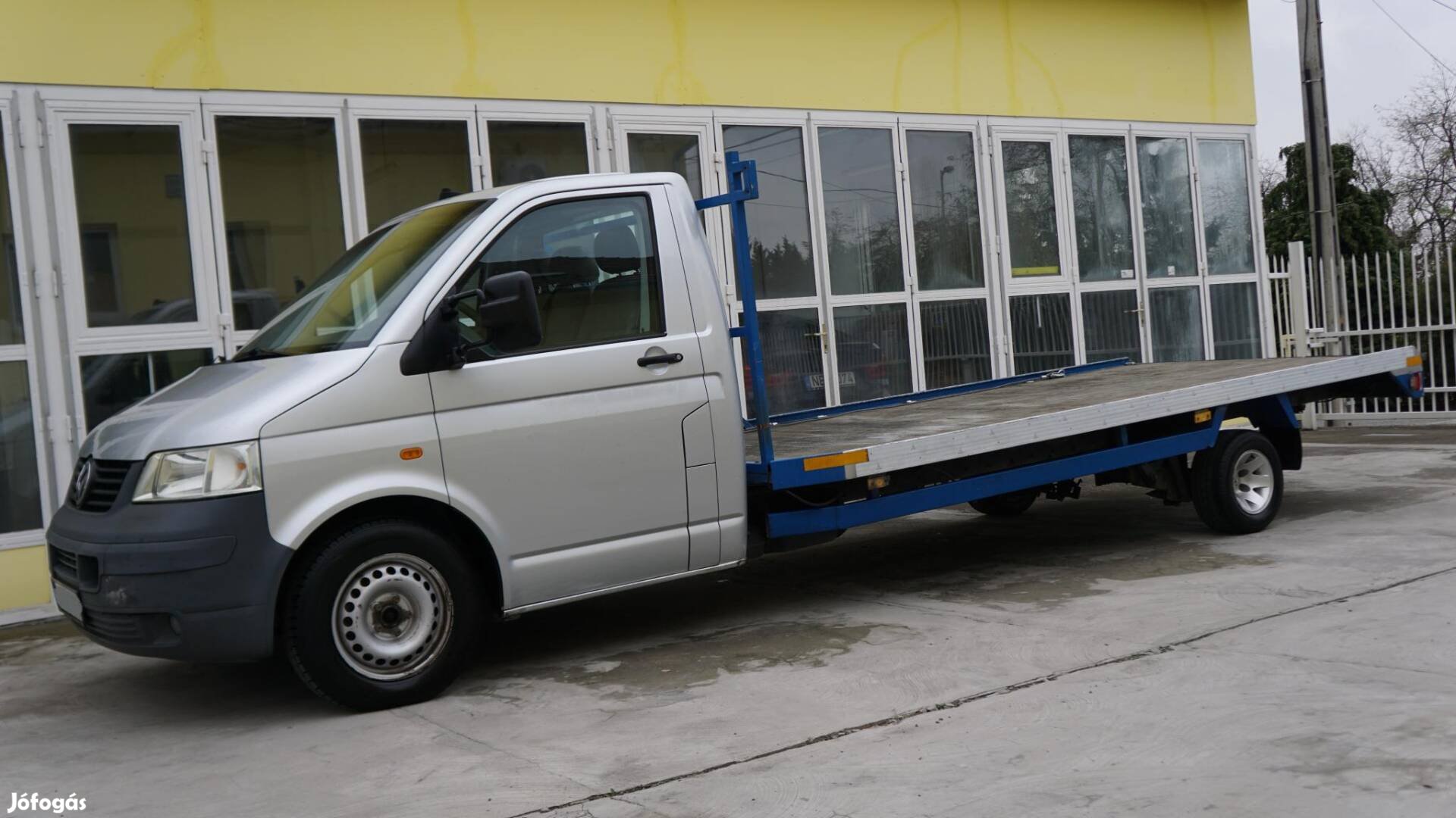 Volkswagen Transporter T5 2.5 TDI Autómentő