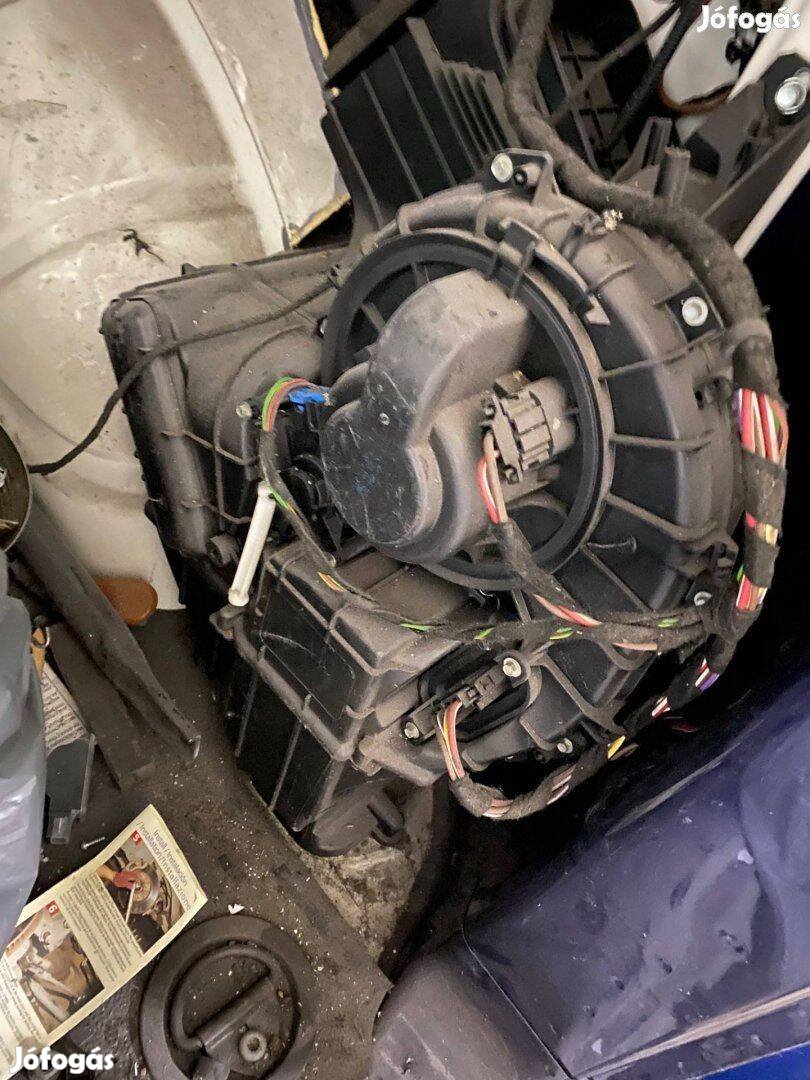 Volkswagen Transporter T5 hátsó kiegészítő fűtés hátsó fűtés box