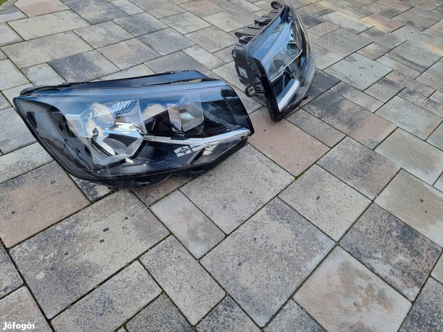Volkswagen Transporter T6 gyári első lámpa