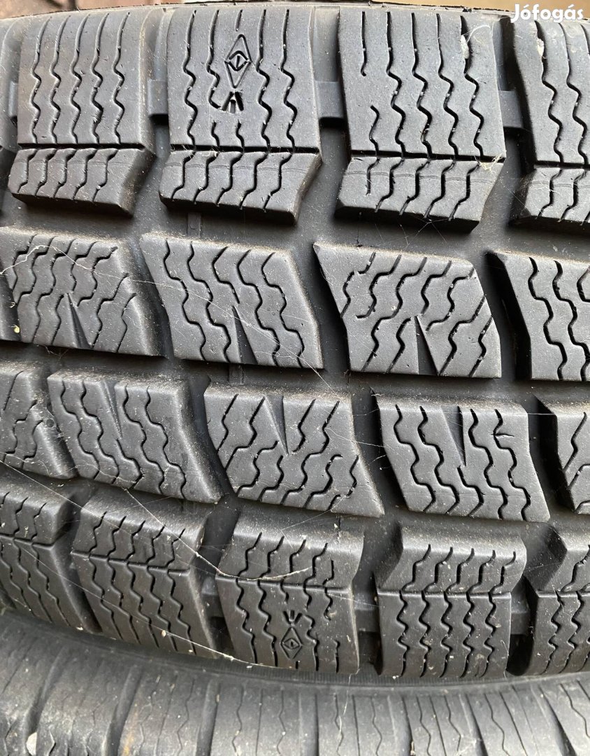 Volkswagen Transporter t4 lemezfelni 15" Téli gumival