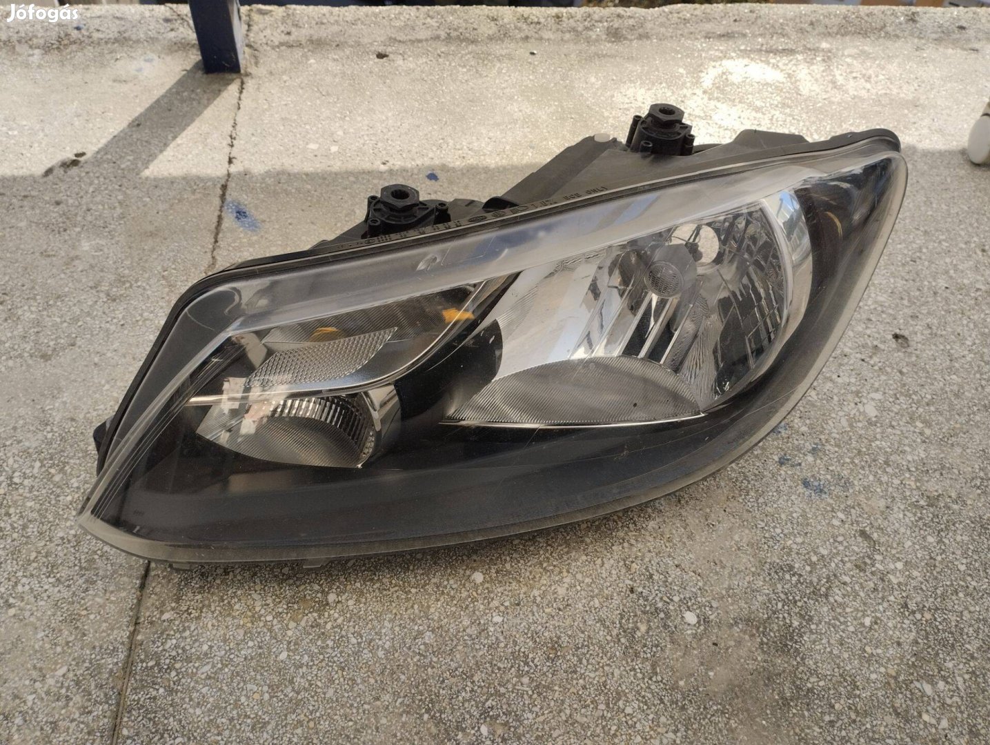 Volkswagen VW Caddy MK3 bal első fényszóró gyári Hella 2010 -