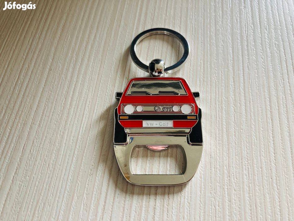 Volkswagen VW Golf GTI sörnyitó kulcstartó