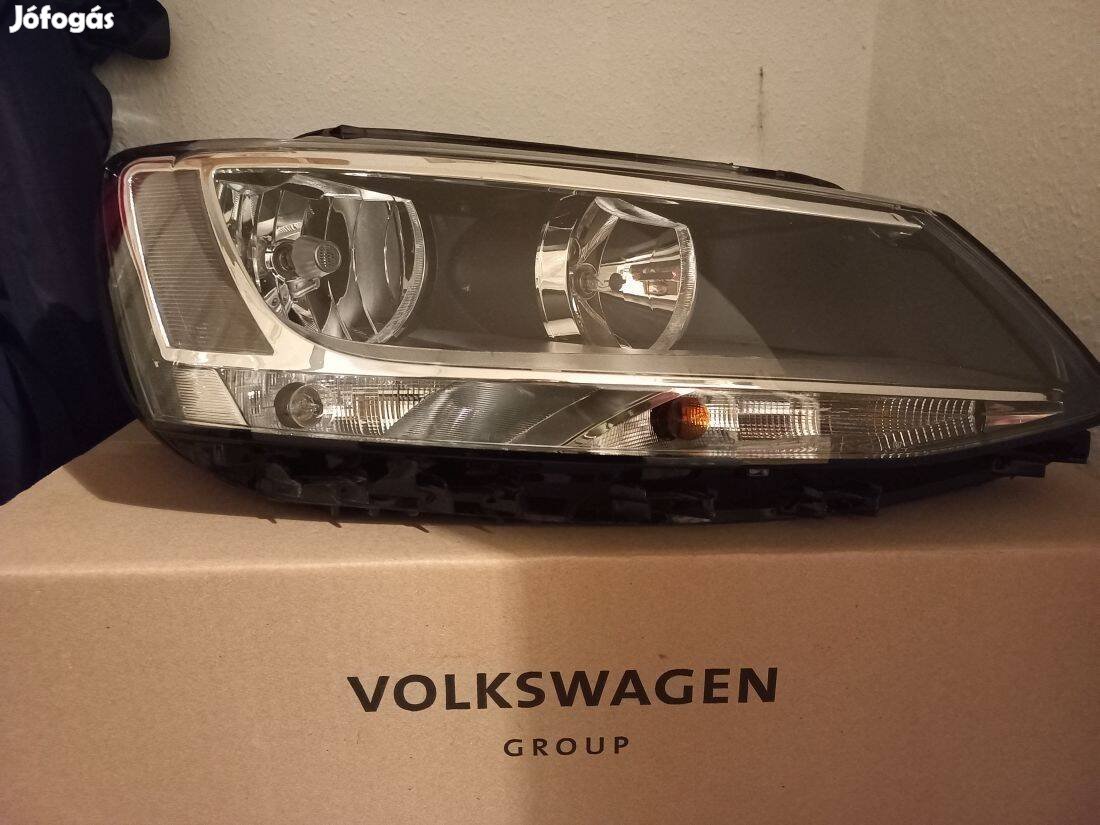 Volkswagen VW Jetta 6 fényszóró szett lámpa Tyc