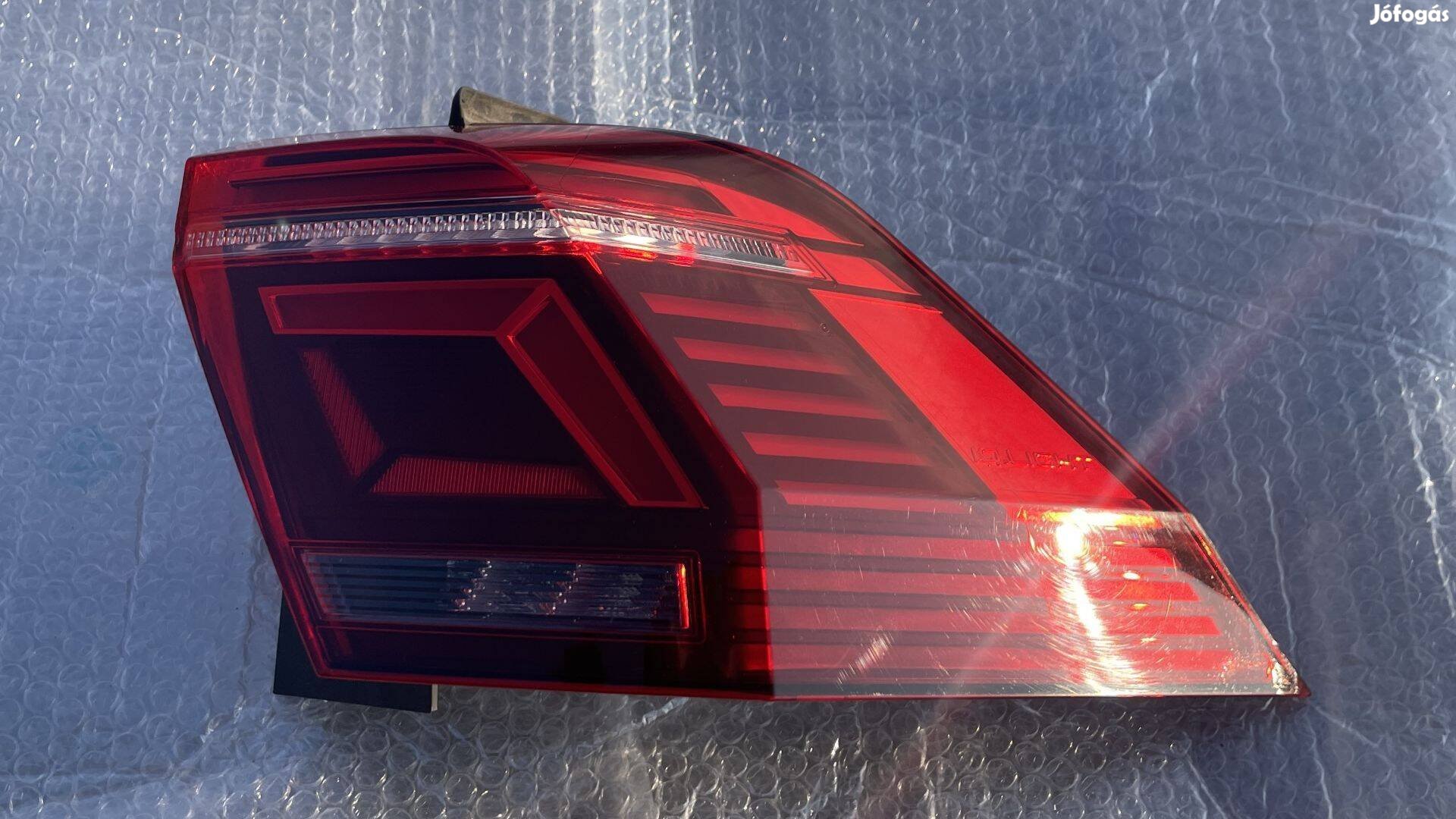 Volkswagen VW Tiguan 2 II facelift jobb hátsó lámpa 5NA945208J