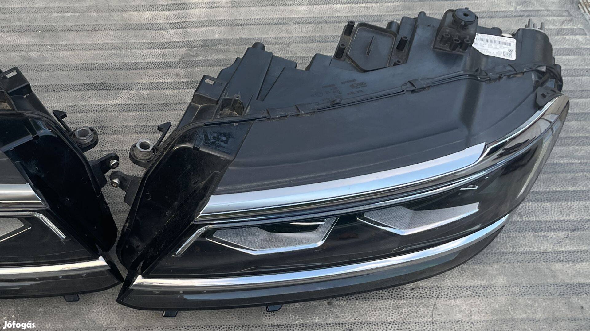 Volkswagen VW Tiguan bal első LED fényszóró 5NB941081A