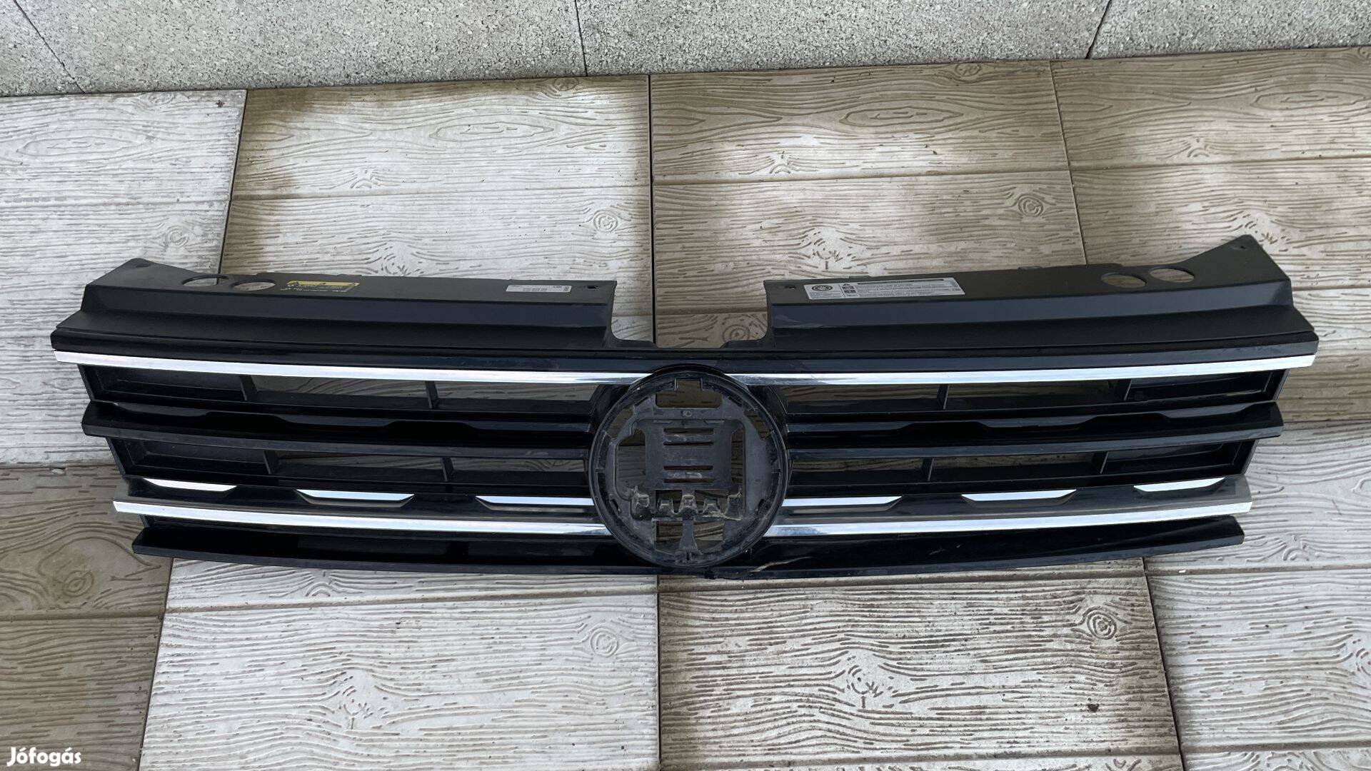 Volkswagen VW Tiguan hűtőrács díszrács 5NA853653