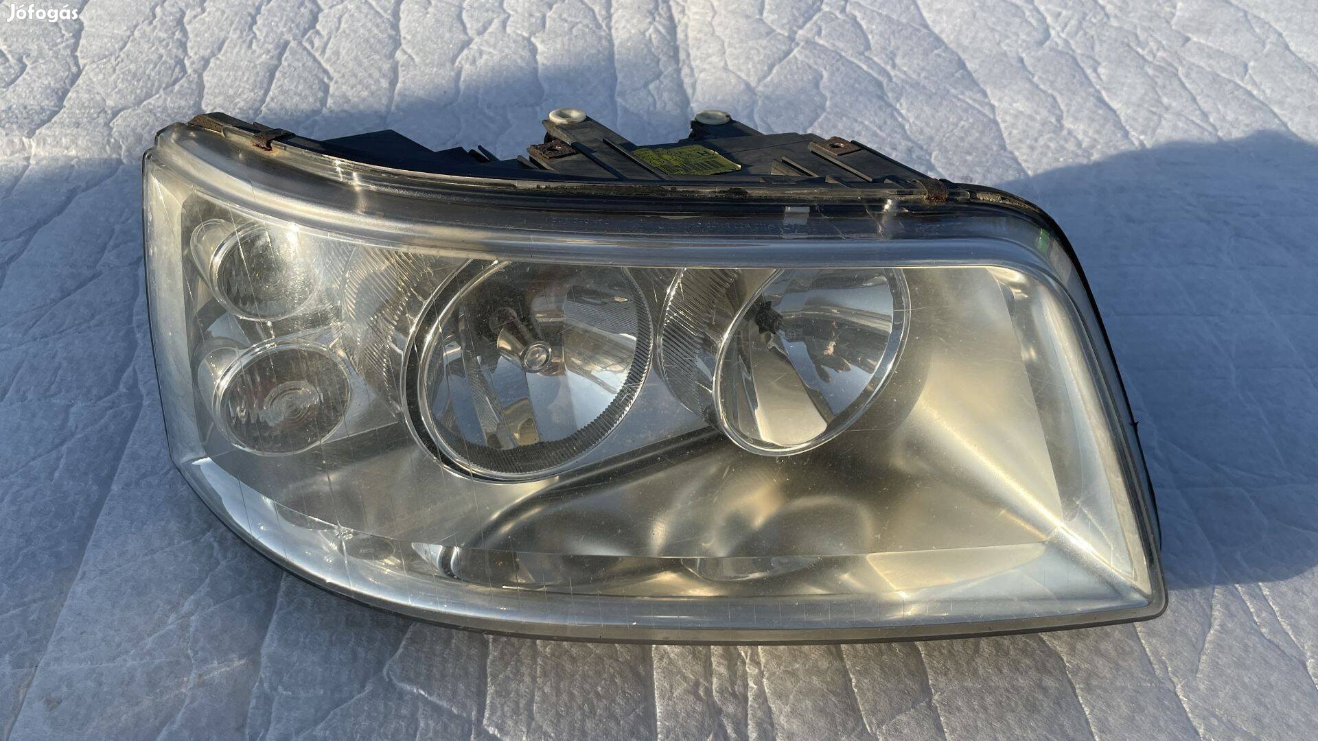 Volkswagen VW Transporter T5 jobb első fényszóró 7H1941016T