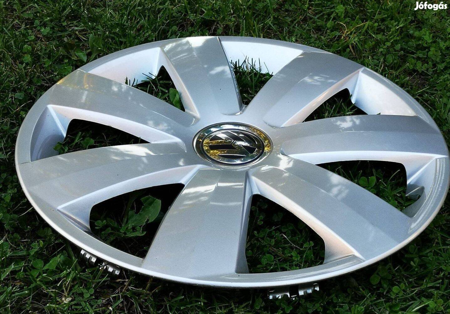Volkswagen VW gyári 15"-os dísztárcsa, használt eladó