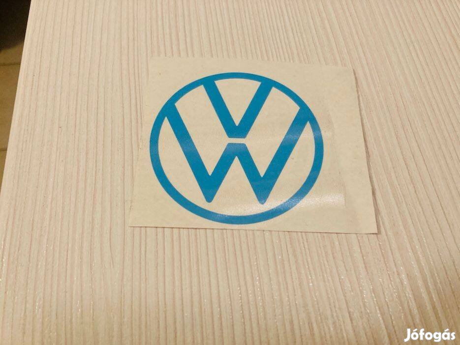 Volkswagen VW logó matrica, autóra is