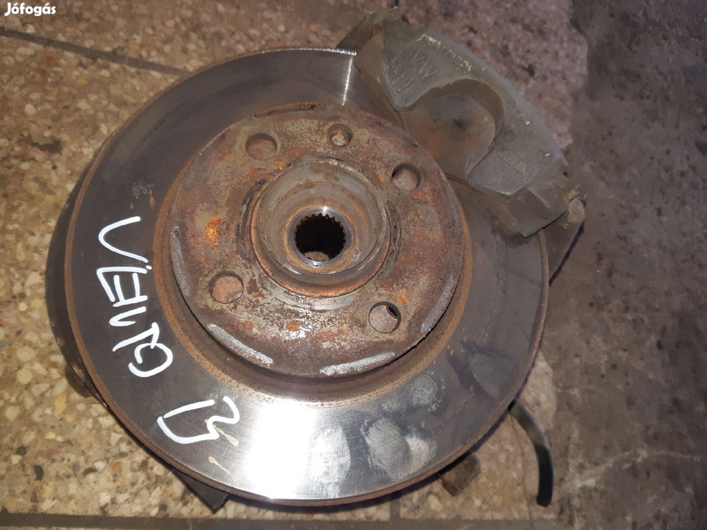 Volkswagen Vento Bal Első Csonkállvány Kerékaggyal Féknyereg