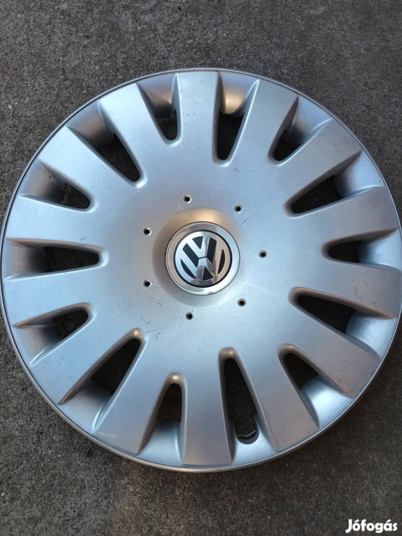 Volkswagen  16 gyári dísztárcsa  jó állapotban olcsón eladó!