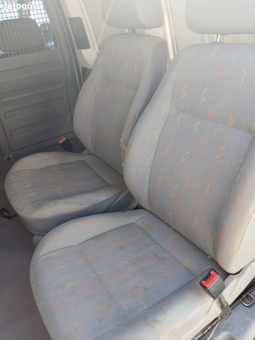 Volkswagen caddy ülések eladók.