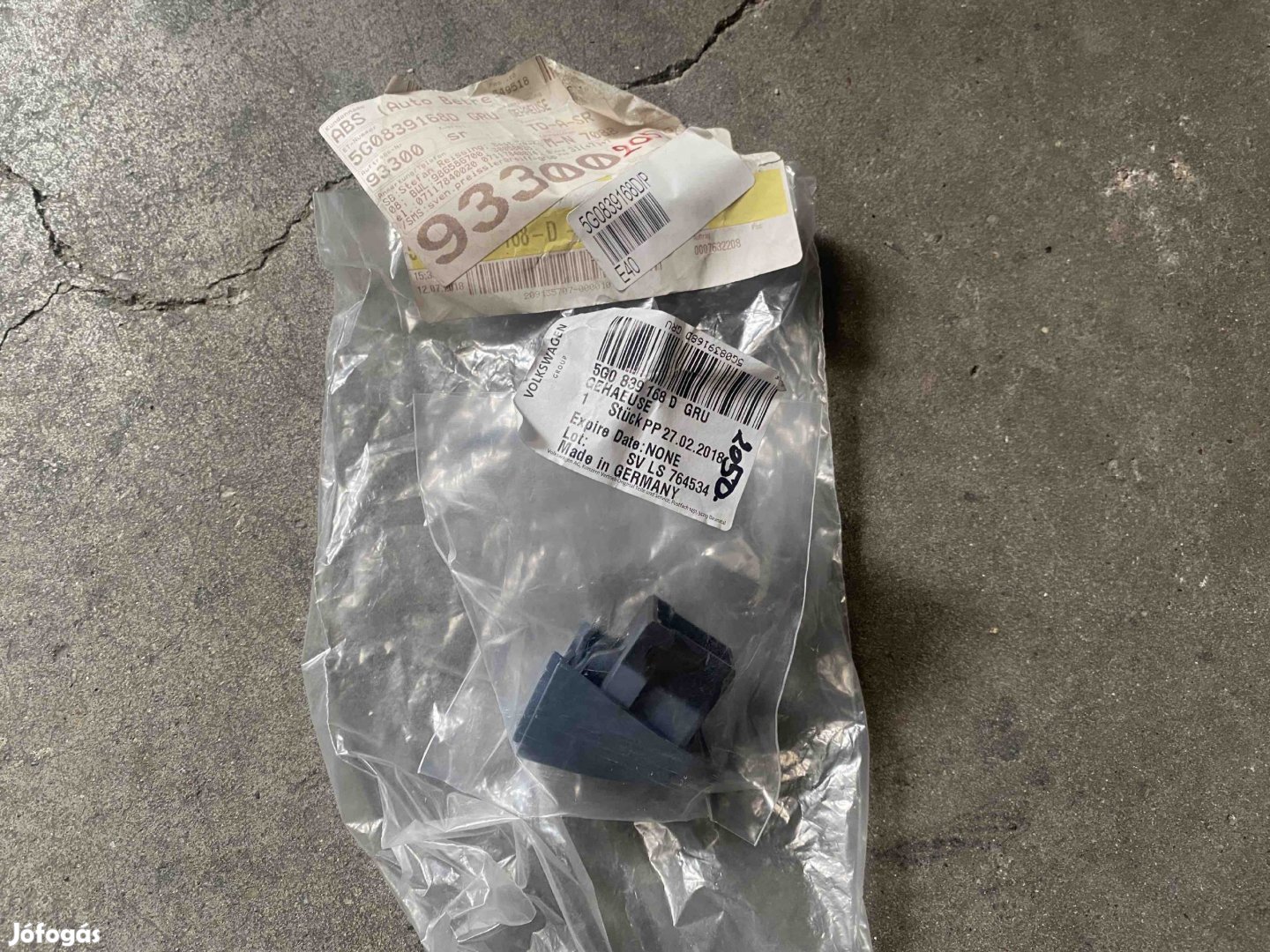 Volkswagen díszlet a jobb ajtózárhoz 5G0839168D eladó