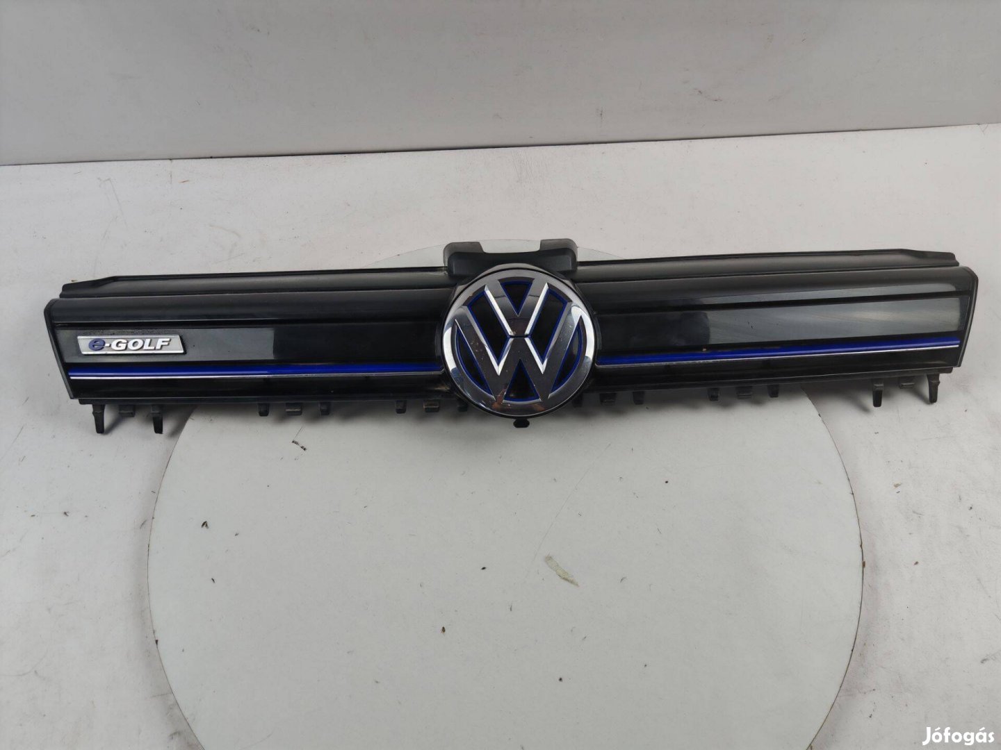 Volkswagen e-Golf hűtőmaszk (használt) 5GE853651 hűtőrács