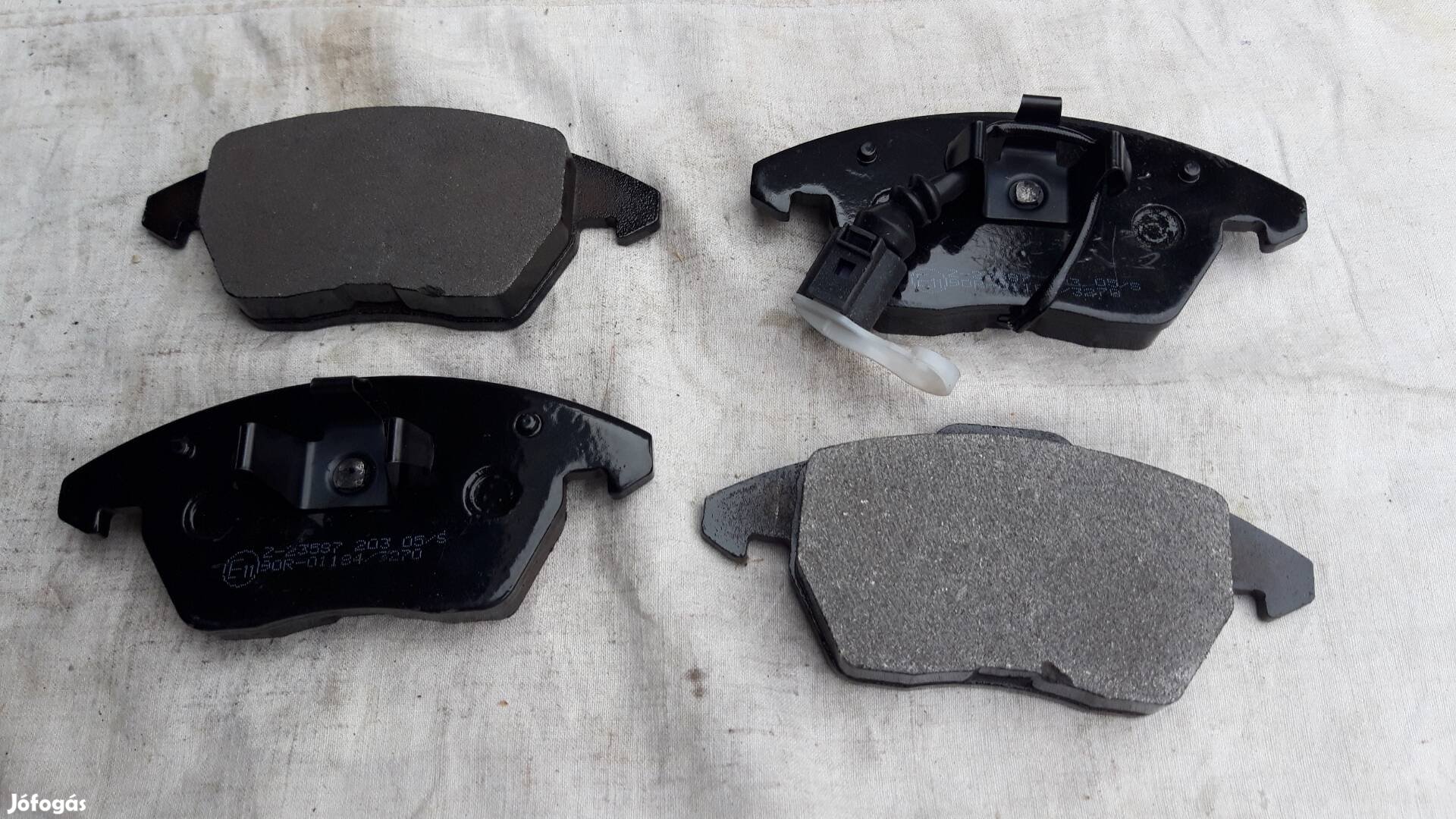 Volkswagen első fékbetét Golf,Jetta,Passat,Touran ,Caddy hez