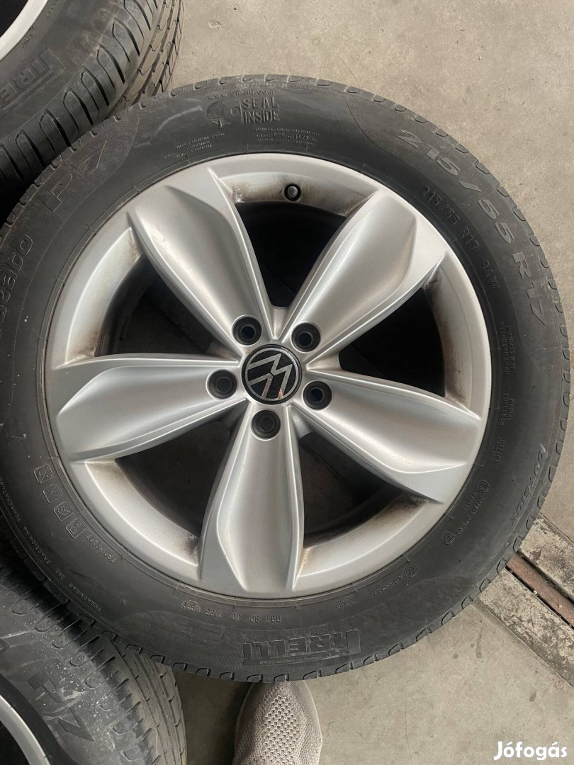 Volkswagen felni 17 215/55 r17 pirelli gumival