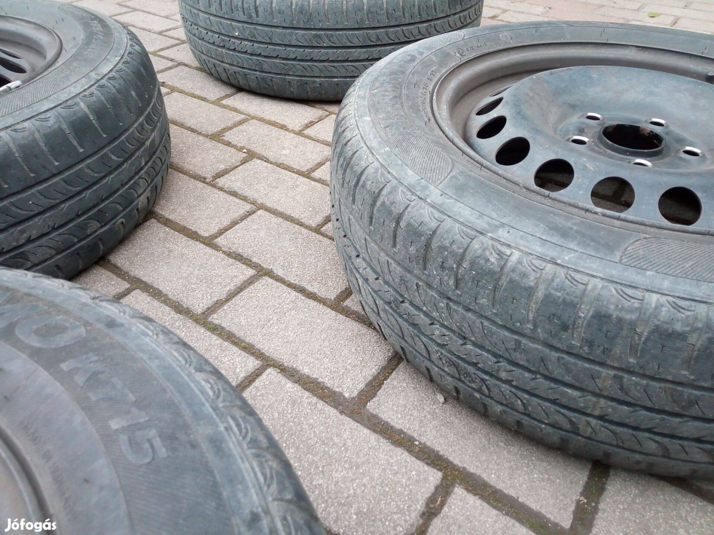 Volkswagen felni nyári gumival acélfelni 5x112, 195/65r15 vw