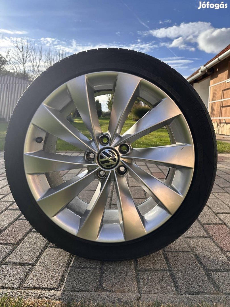 Volkswagen felni vredestein gumival