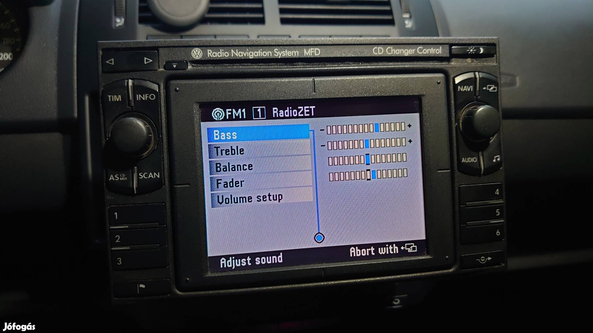Volkswagen gyári Radio Navigation System MFD típusú autós navigáció 
