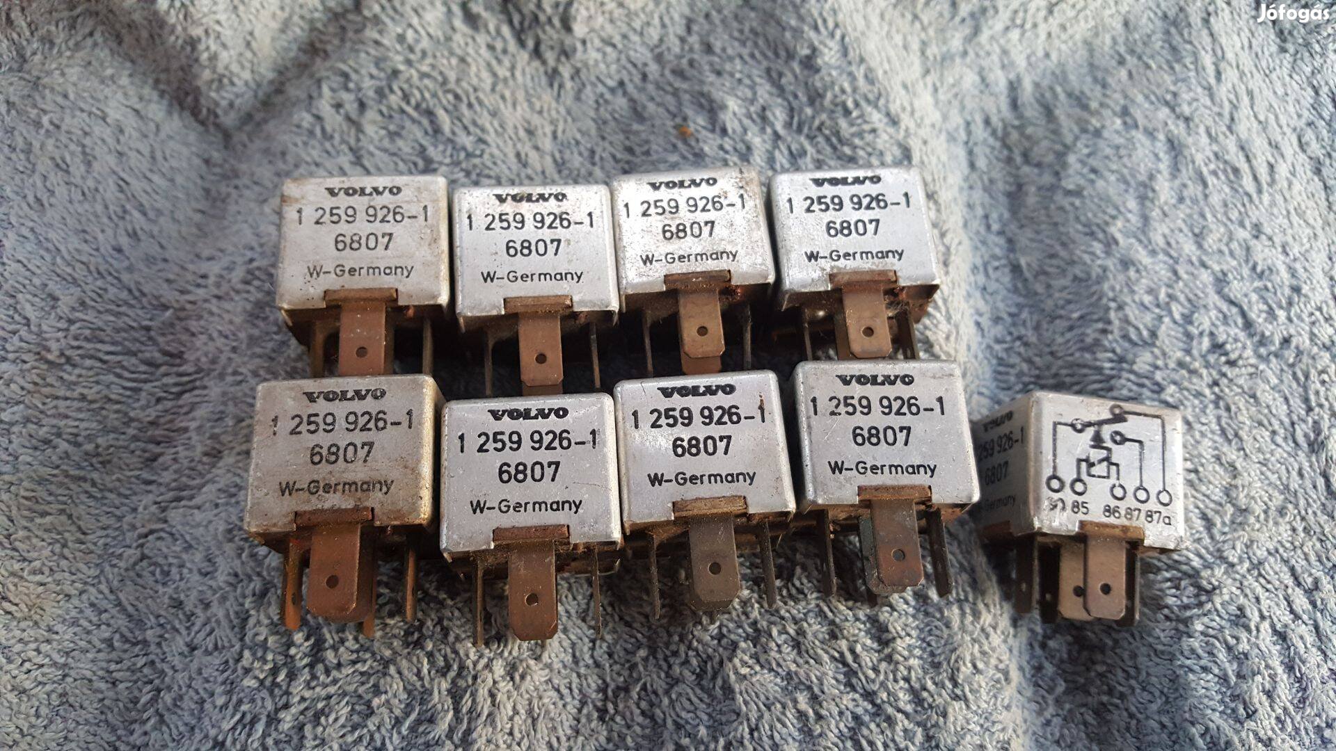 Volvo 1259926 740 760 940 biztosítéktábla relé
