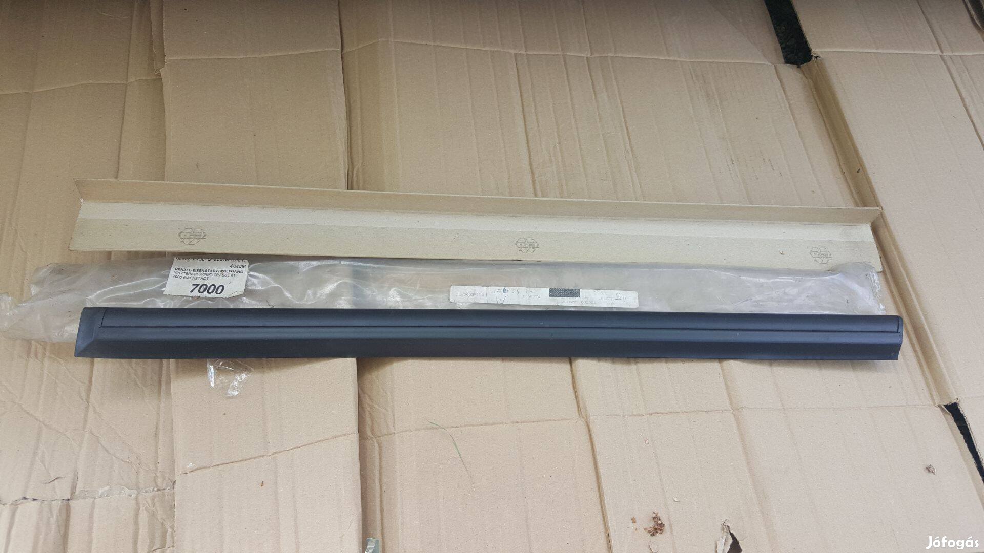 Volvo 1268776 700 bal hátsó díszléc