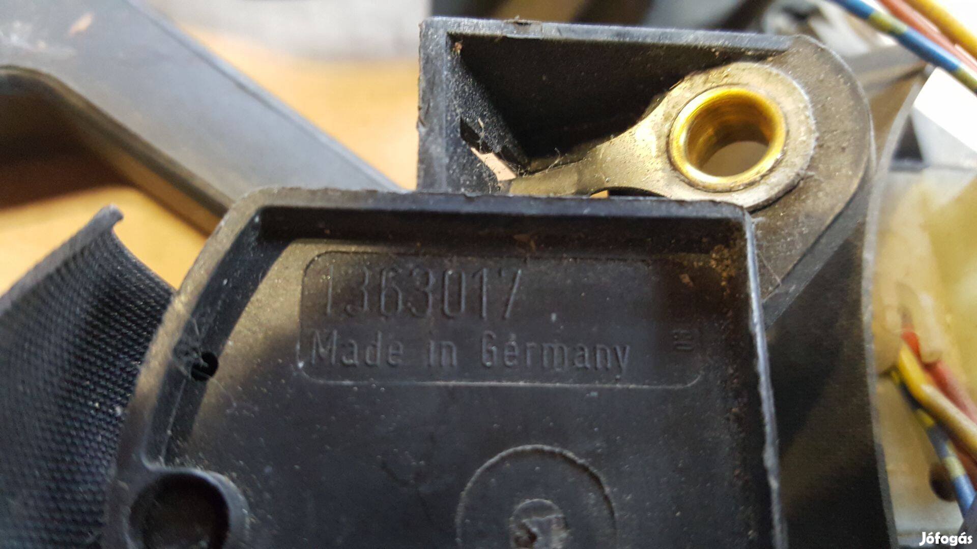 Volvo 1363017 740 760 940 ablaktörlőkapcsoló