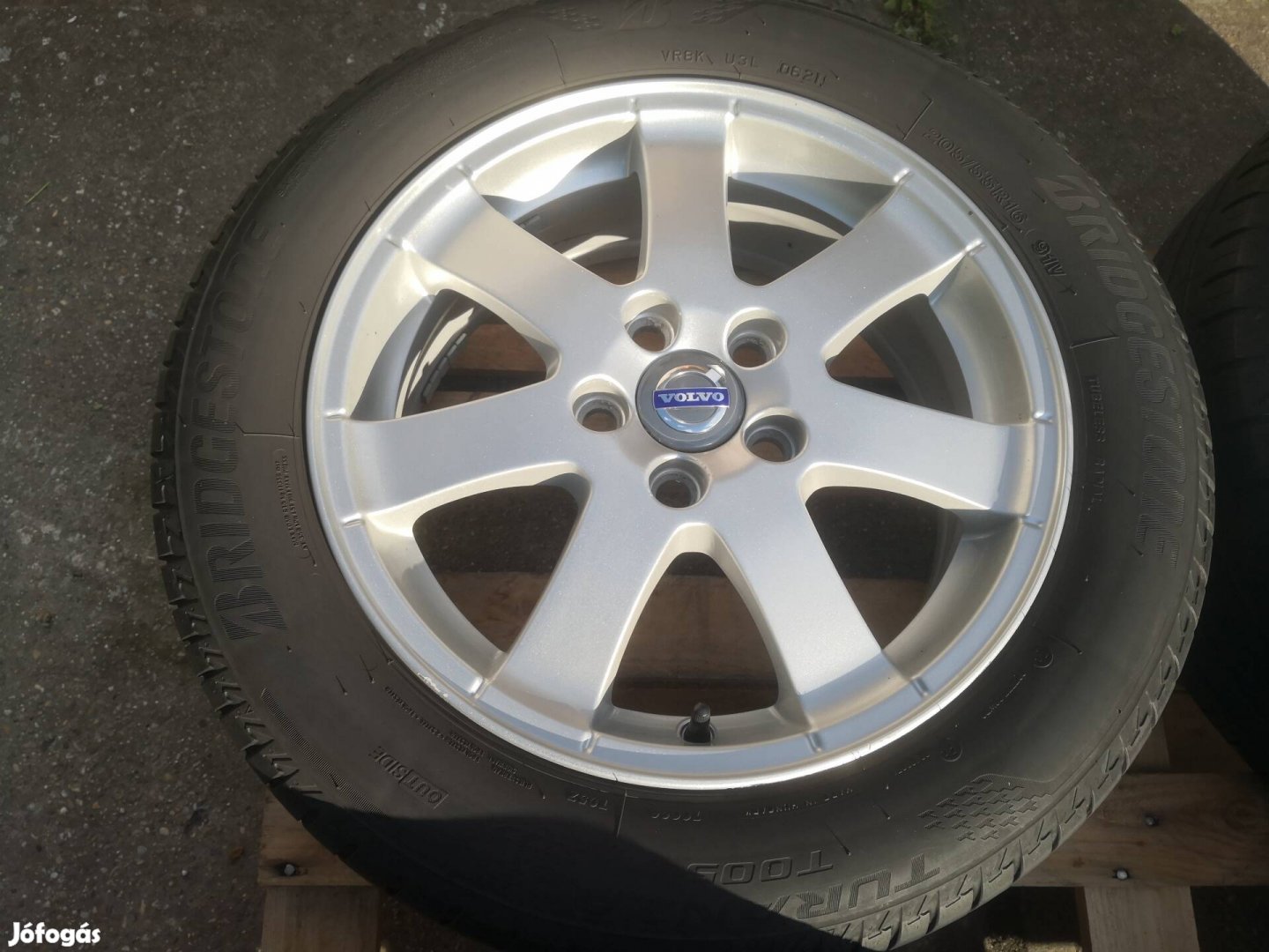 Volvo 16-os gyári alukerék 5x108-as 