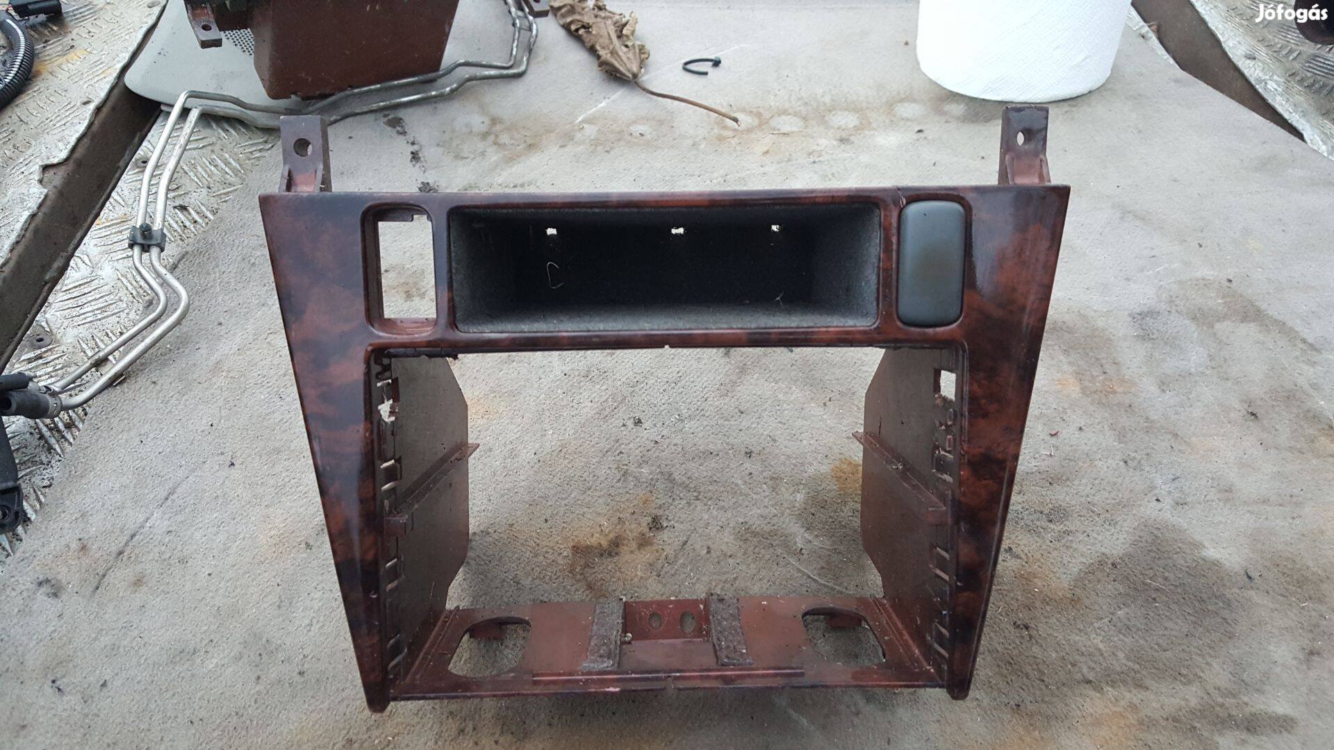 Volvo 30613737 S40 V40 rózsafa középsőbox