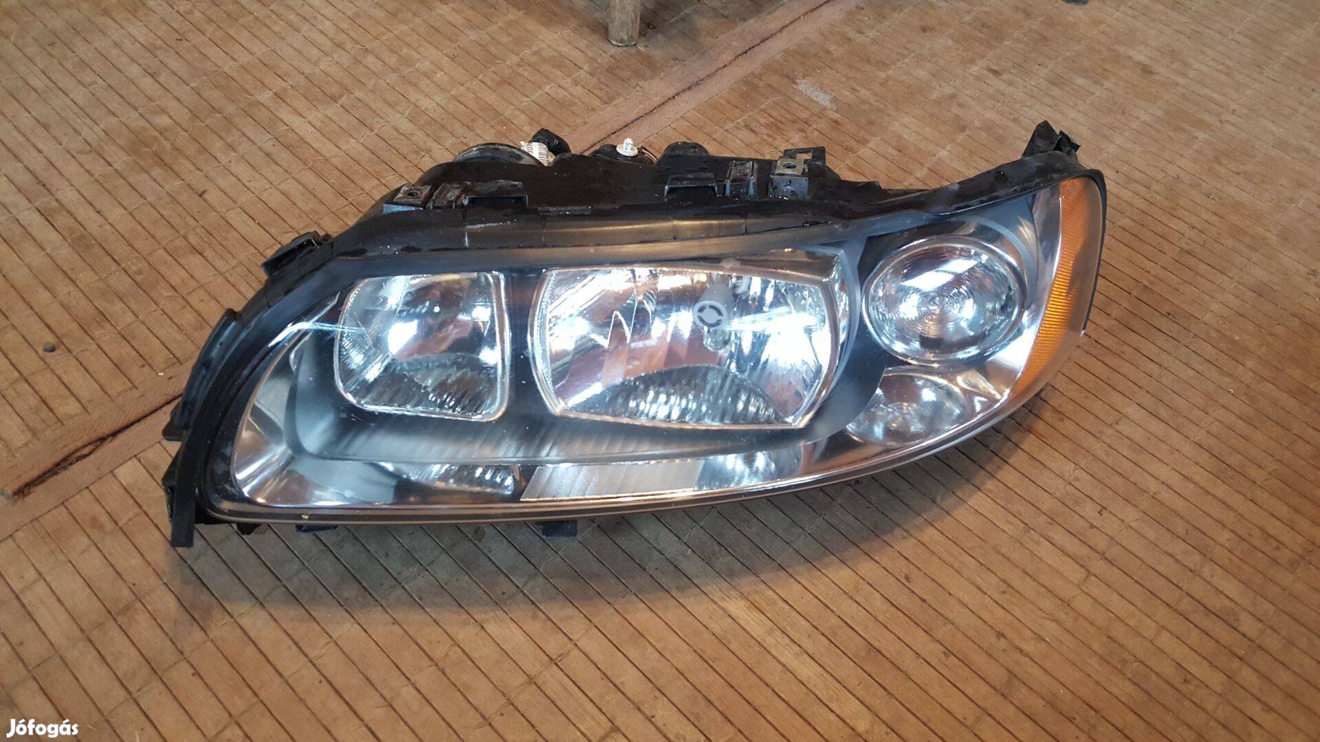 Volvo 30698835 V70 XC70 bal halogén fényszóró