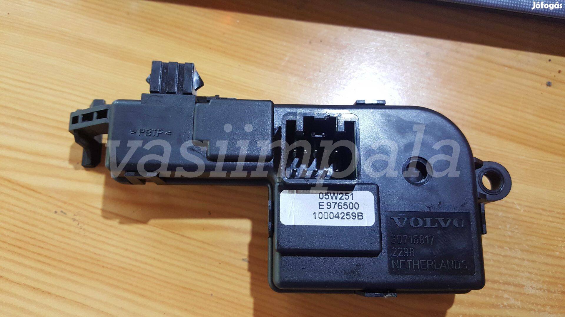 Volvo 30716817 S60 S80 V70 XC70 XC90 tolótetővezérlő