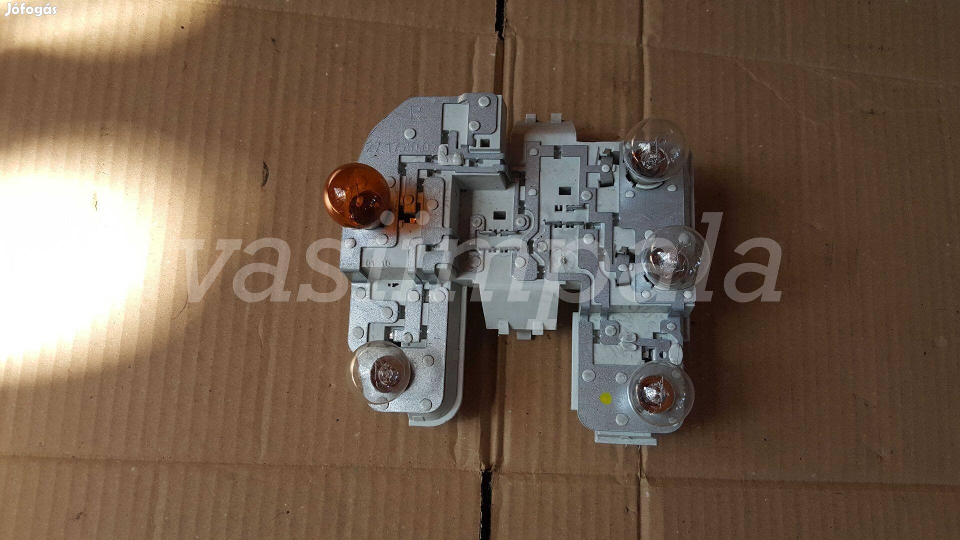 Volvo 30763495 S40 jobb hátsó lámpa foglalat