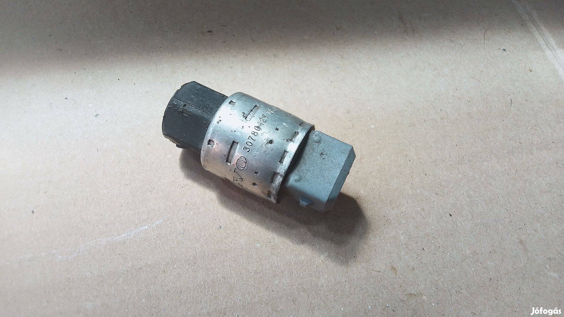 Volvo 30780427 S40 V50 C30 C70 klímanyomáskapcsoló