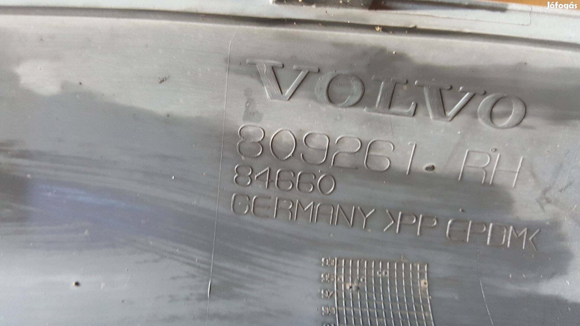 Volvo 30809261 S40 V40 jobb hátsó légterelő elem