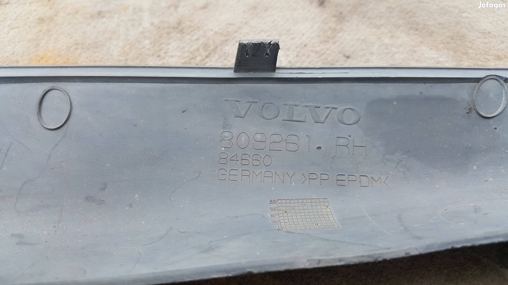 Volvo 30809261 S40 V40 jobb hátsó légterelő elem