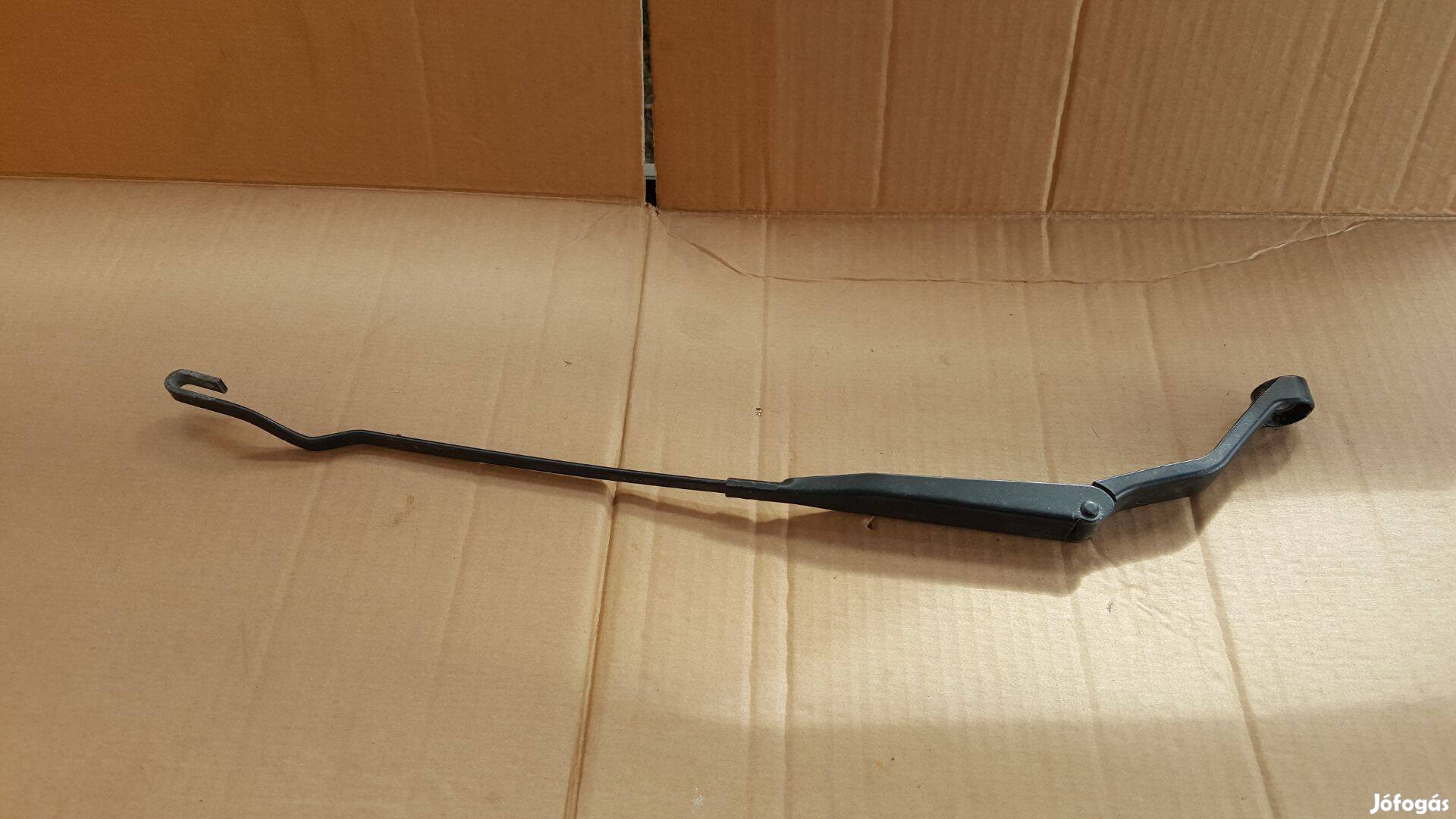 Volvo 30874358 S40 V40 jobb szélvédő törlőkar