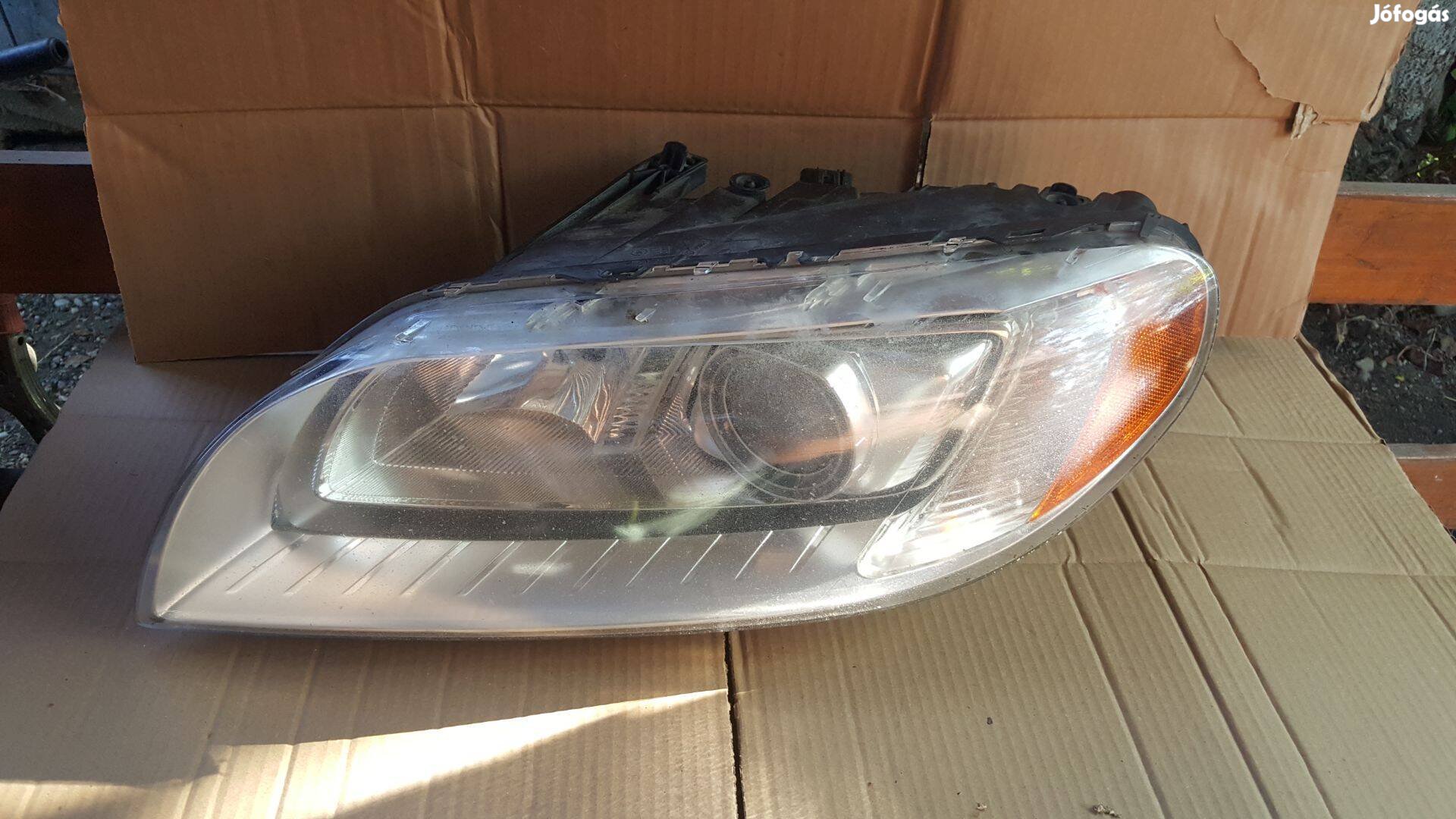 Volvo 31283915 S80 V70 XC70 bal kanyarkövető xenonlámpa